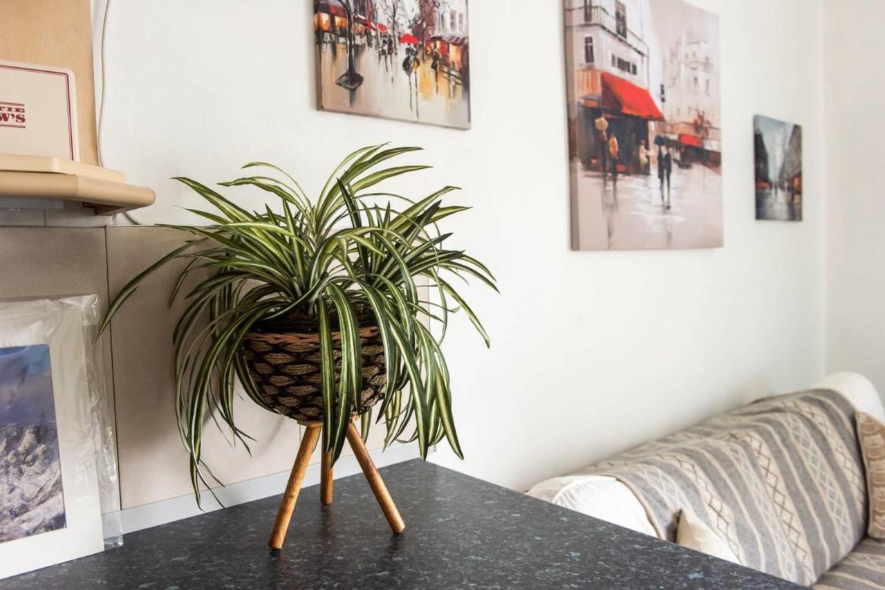 Guestready - Cosy Home 5 Minutes From Waverley! Edynburg Zewnętrze zdjęcie
